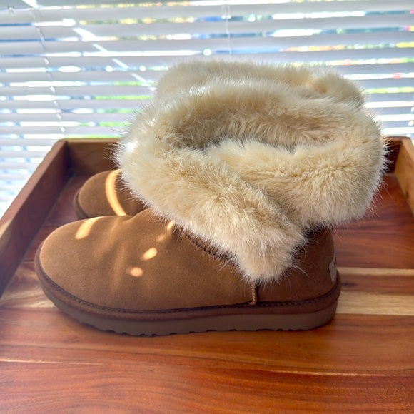 Chestnut UGG Cathie bootie style - Picture 2 of 7